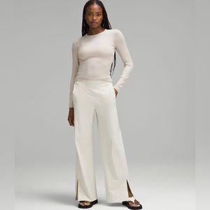 NWT Lululemon Stretch Woven High Rise Wide Leg Pant Size Small Bone